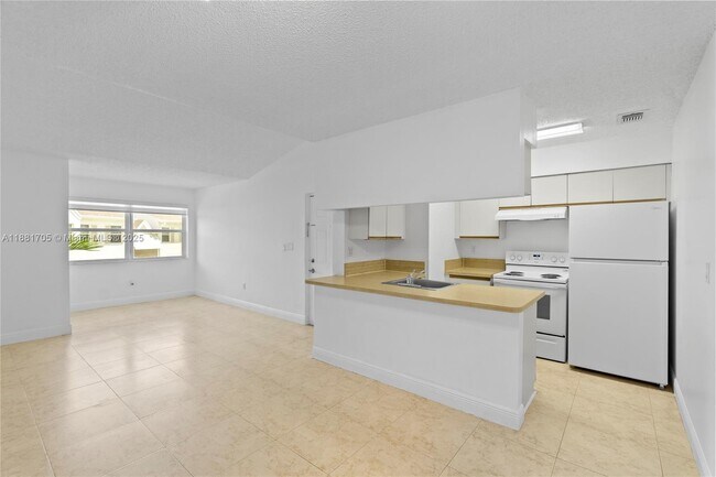 Building Photo - 17580 NW 67th Pl