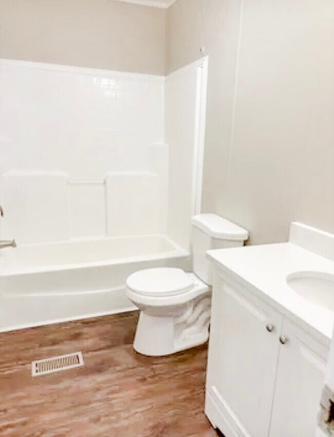 Building Photo - 1103 Co Rd 25