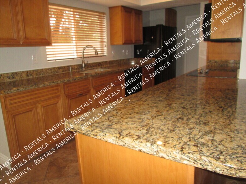 Building Photo - 5144 E Carolina Dr