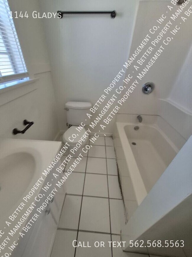 Building Photo - 1144 Gladys-