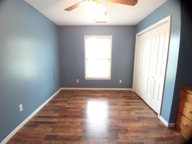 Building Photo - 350 Katydid St