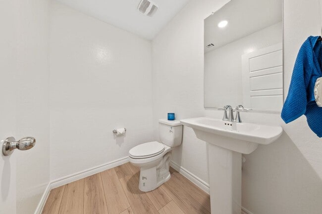 Building Photo - 10778 Clarence Ct