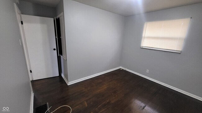Building Photo - 1450 N Campbell Ave