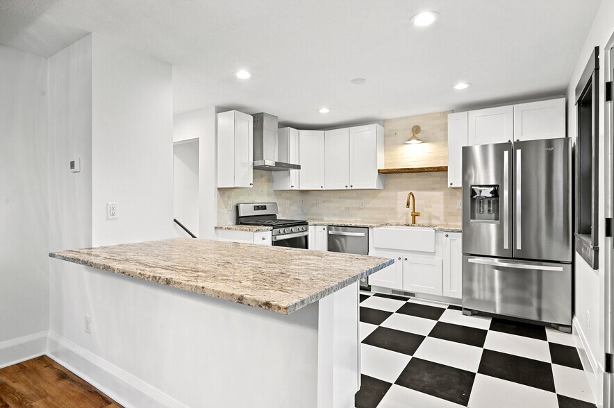 Building Photo - 3127 33rd Ave S