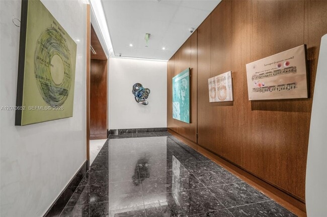Building Photo - 200 Biscayne Blvd Way