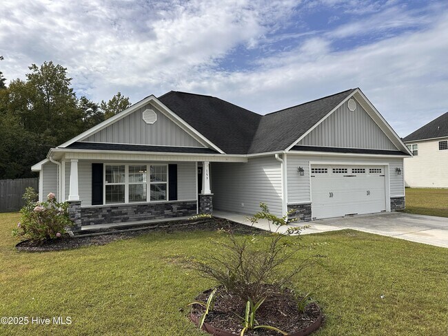 Building Photo - 159 Cavalier Dr