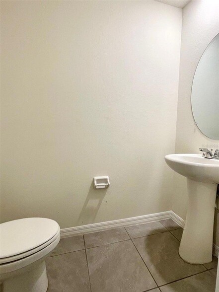 Building Photo - 8226 SW 67th Ave