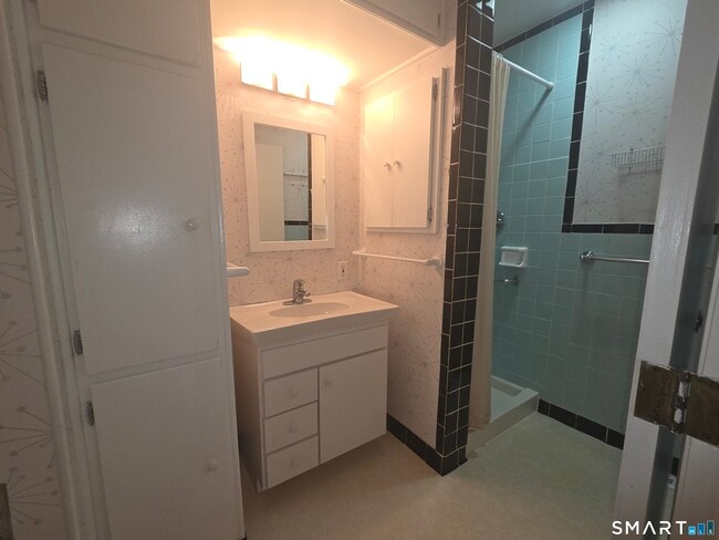 Building Photo - 331 Campfield Ave