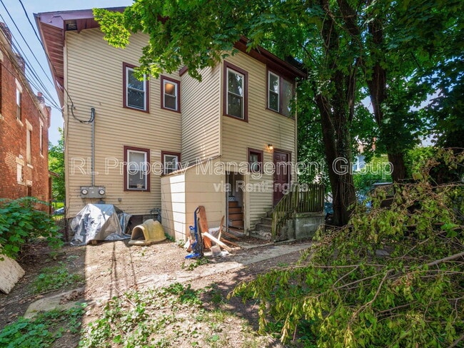 Building Photo - 1168 E Whittier St