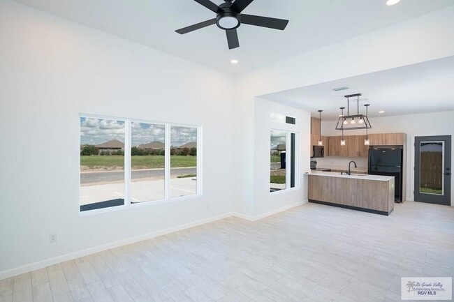 Building Photo - 3604 Hidalgo Cir