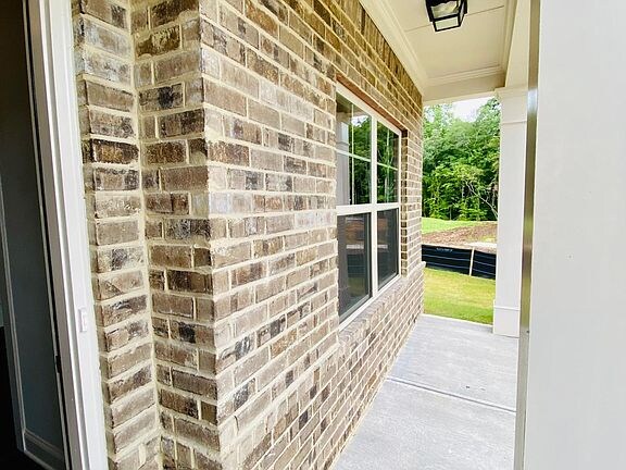 Building Photo - 1727 Holman Forest Dr NE