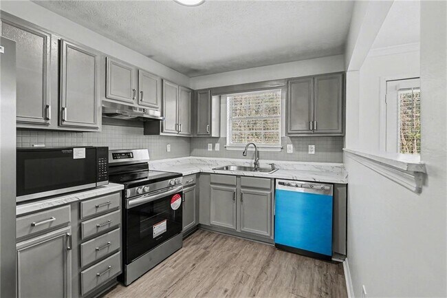 Building Photo - 7797 Mountain Creek Way