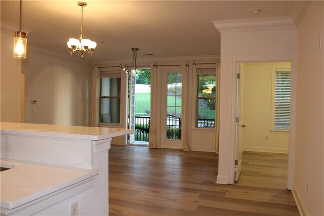 Building Photo - 901 Abernathy Rd NE