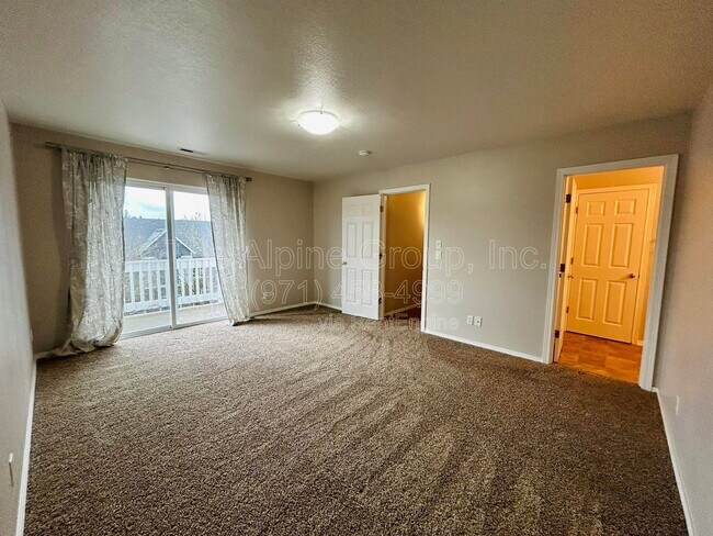 Building Photo - 10691 SW Celeste Ln