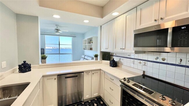 Building Photo - 4981 Bacopa Ln S