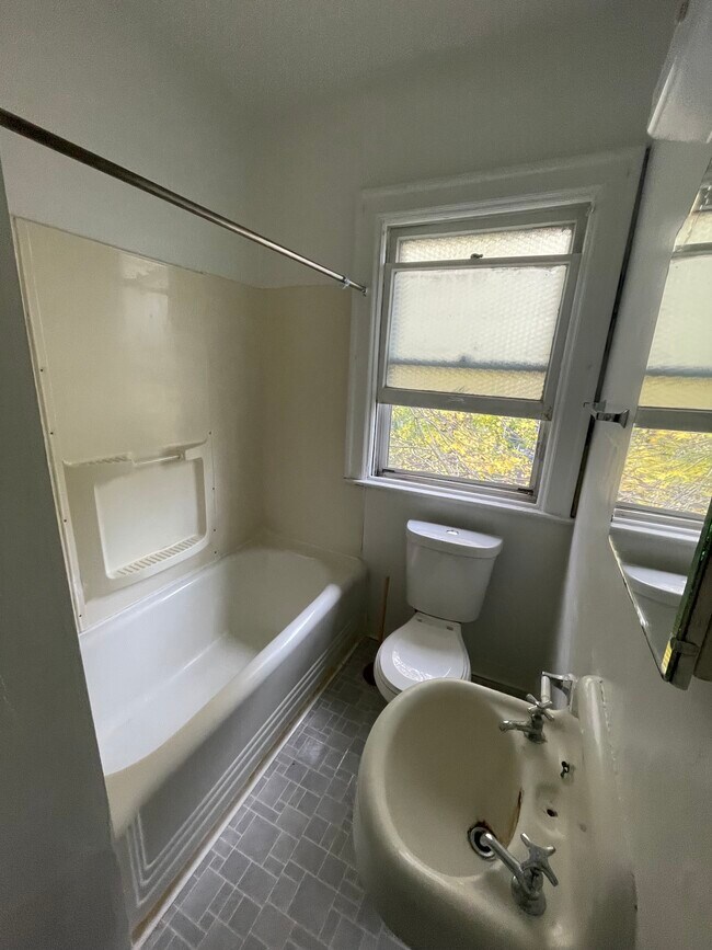 Building Photo - 50 Florence Ave