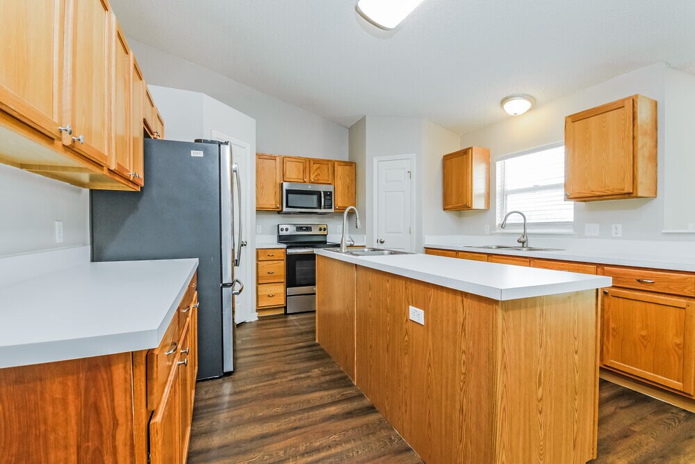 Building Photo - 813 Albi Ct