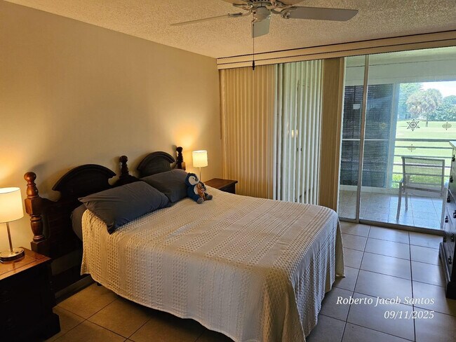 Building Photo - 23305 Barwood Ln N