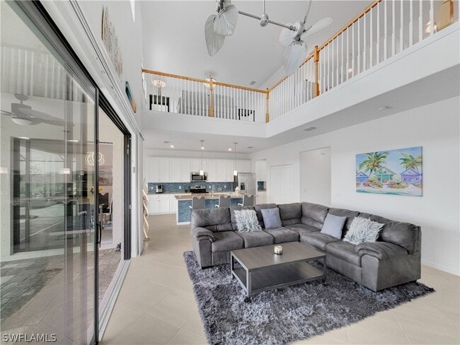 Building Photo - 3319 Menores Wy