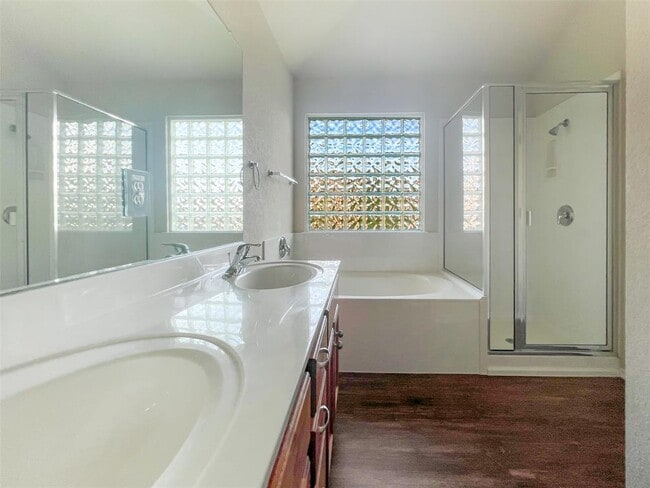 Building Photo - 10717 Strand St