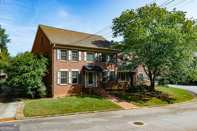 Building Photo - 3165 Henderson Walk