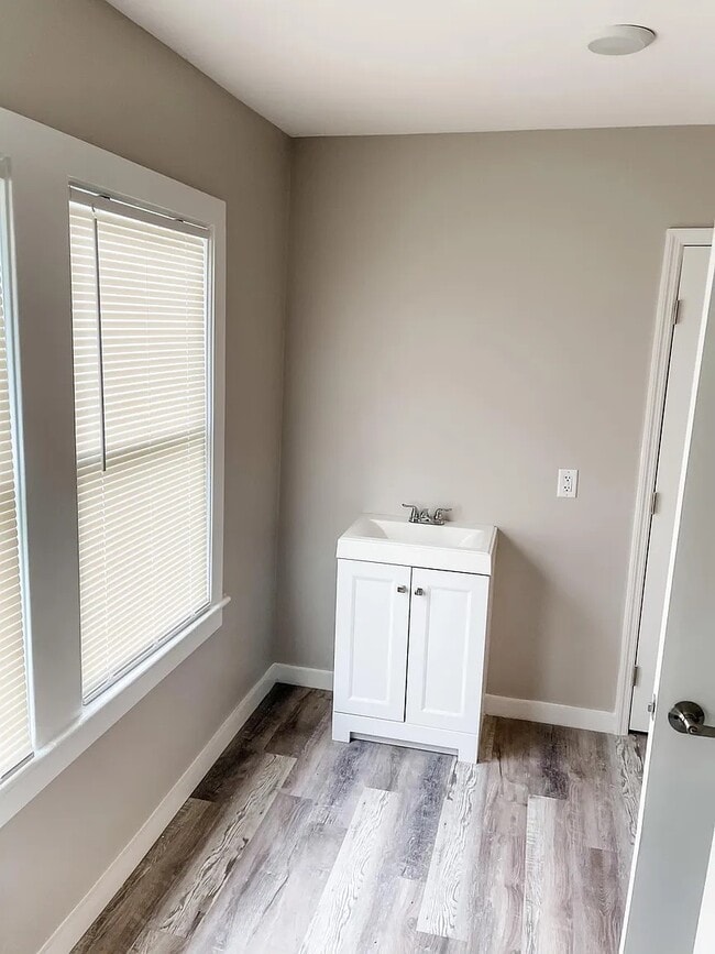 Building Photo - 59 St Johns Ave