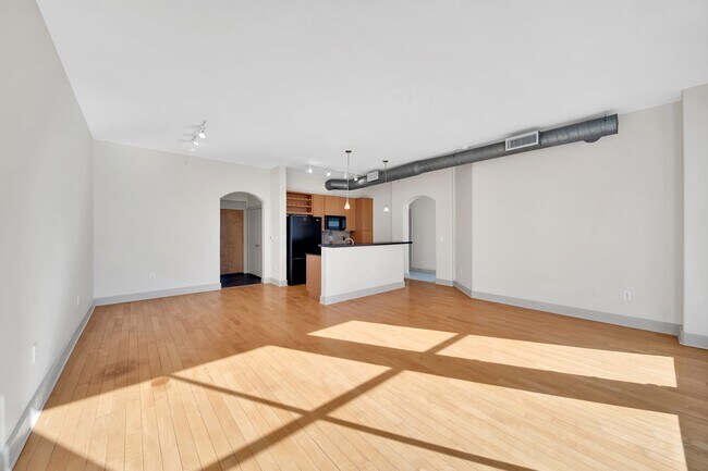 Building Photo - 1901 Post Oak Blvd