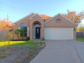 Building Photo - 14645 Montoro Dr