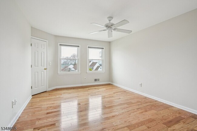 Building Photo - 12 Baumgartner Ct
