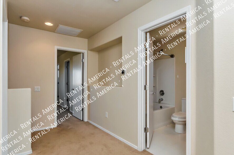 Building Photo - 10645 E Singing Canyon Dr