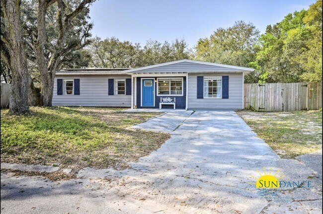Building Photo - Upgraded 4BR Home with In-Ground Pool in Fort Walton Beach!