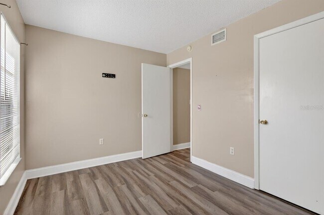 Building Photo - 14319 Hanging Moss Cir