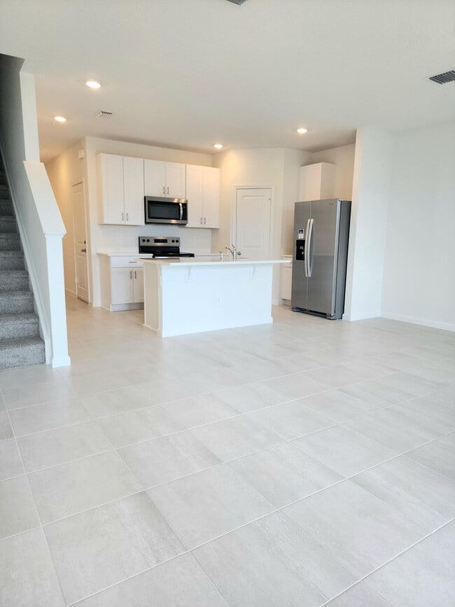 Building Photo - 629 Salisbury Cir