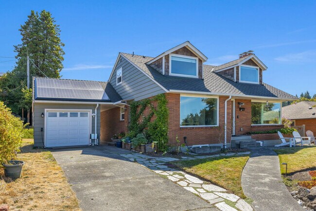 Building Photo - 9024 40th Ave SW