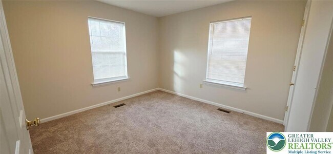 Building Photo - 3791 Knight Dr