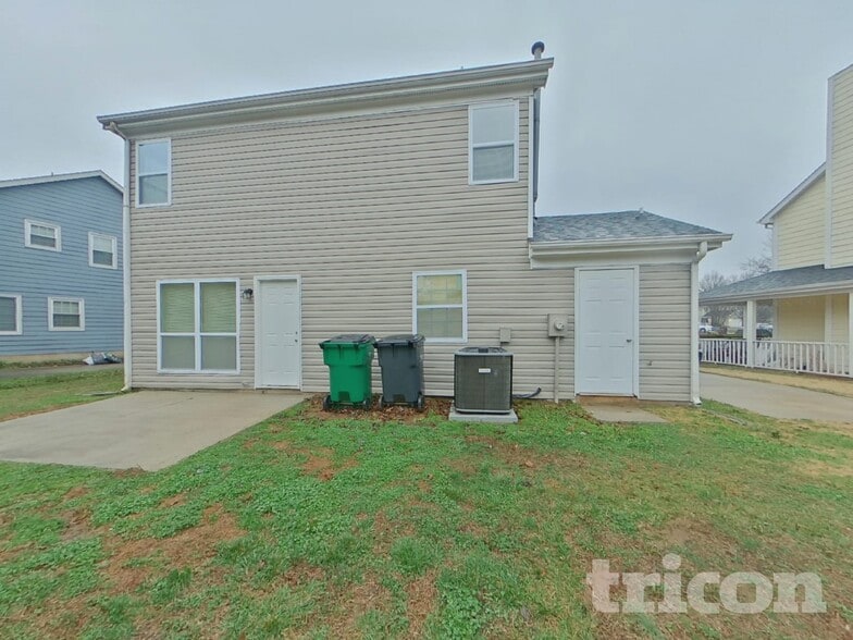 Building Photo - 9320 Amy Dr