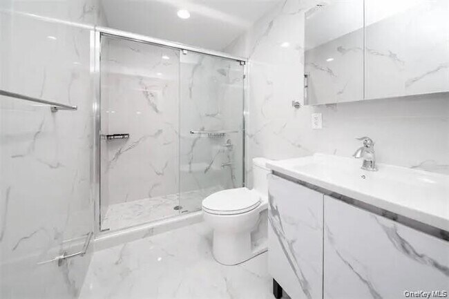 Building Photo - 39-14-55 57th St
