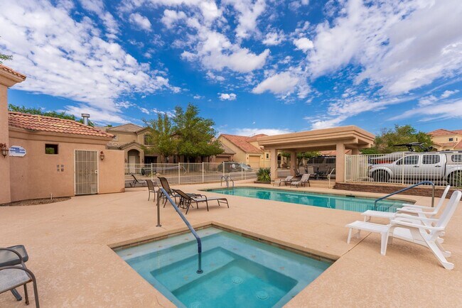 Building Photo - Gated Community 2 Bed/2 Bath Condo Furnished Long term Boat deep garage