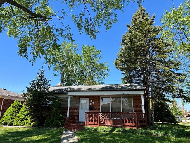 Primary Photo - 30014 Lonnie Dr