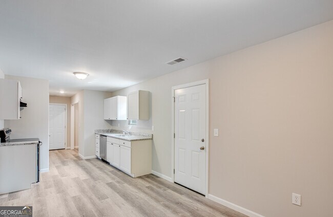 Building Photo - 54 Lyla Ln