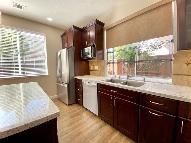 Building Photo - Gorgeous 4-bedroom Ardenwood Home for rent...