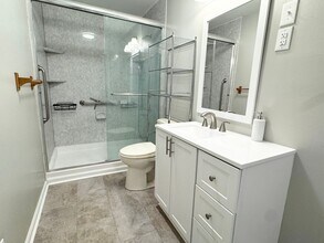 Building Photo - *Walking Distance to the Neighborhood Walmart*