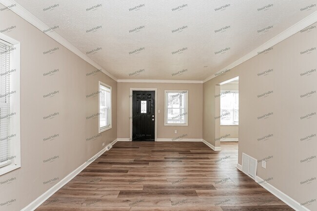 Building Photo - 805 Woodland Ave