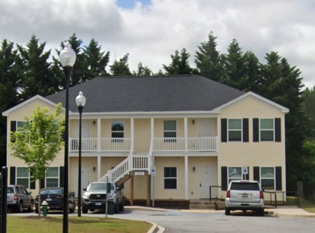 Primary Photo - Sign a 12-month lease now and receive the ...