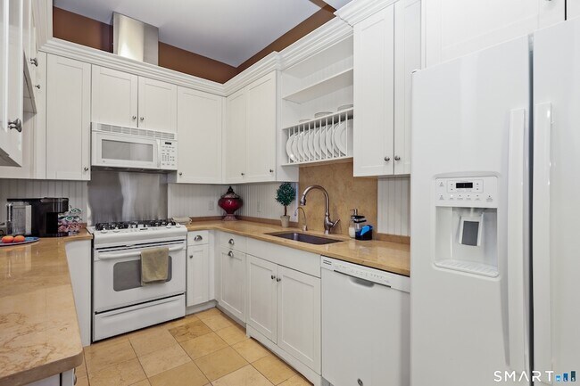 Building Photo - 50 Stone Ridge Way