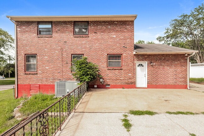 Building Photo - 3854 Valley Ridge Dr