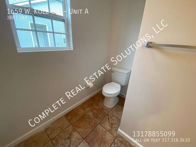 Building Photo - 1659 W Kole Dr