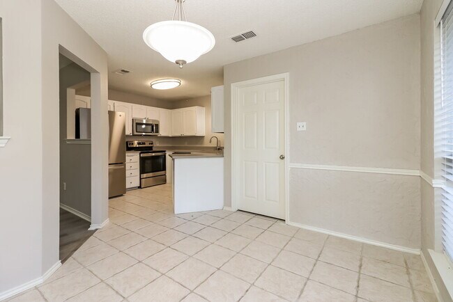 Building Photo - 6216 N Park Dr