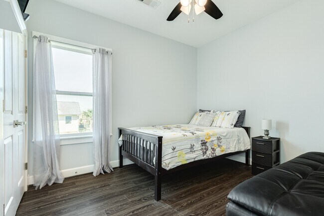 Building Photo - 12940 John Reynolds Rd