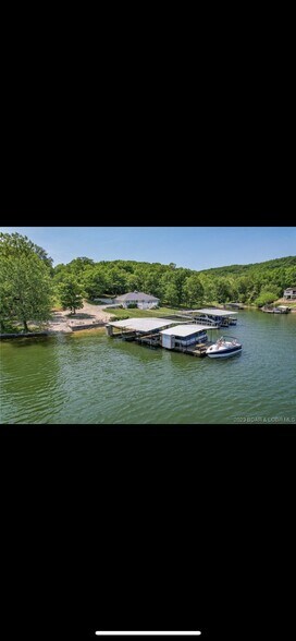 Building Photo - 156 Island View Ln